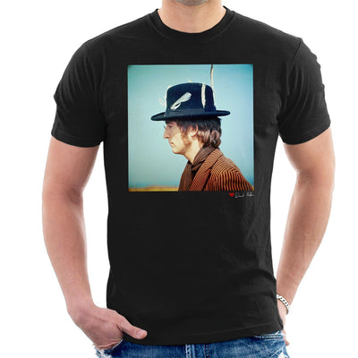 John Lennon With Feather Hat Men's T-Shirt - FotoGrafica