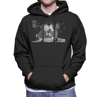 Sid Vicious And Nancy Spungen London 1978 Men's Hooded Sweatshirt - FotoGrafica